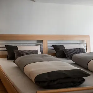  Apartment Tina